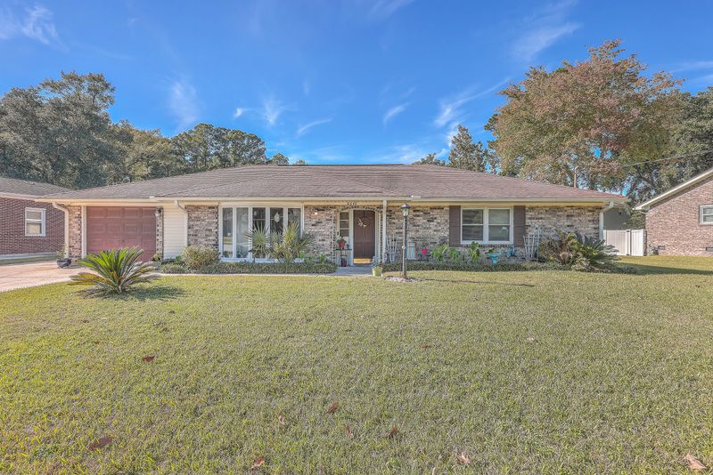 8640 Delhi Rd, North Charleston, SC 29406