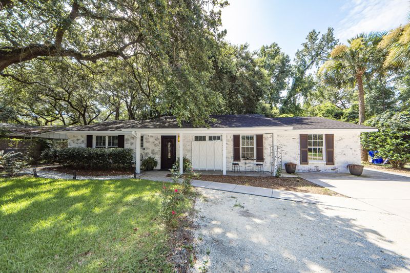 1215 Mathis Ferry Rd, Mount Pleasant, SC 29464