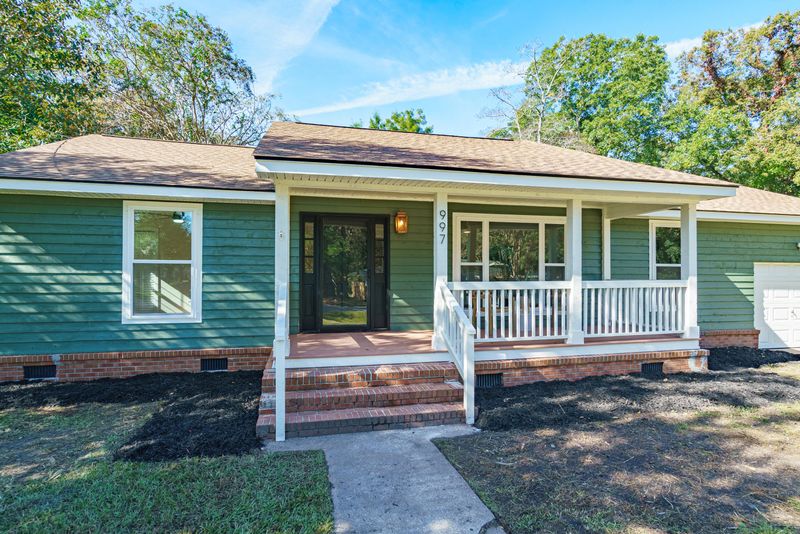 997 Yorktown Dr, Charleston, SC 29412