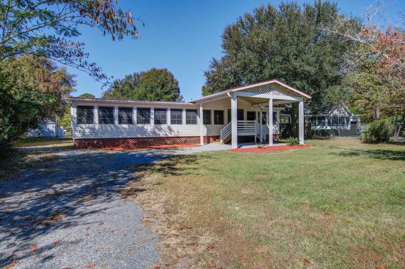 603 General Moultrie Dr, Bonneau, SC 29431
