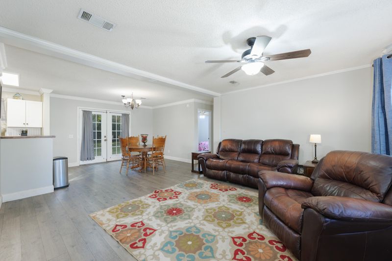 300 General Moultrie Dr, Bonneau, SC 29431