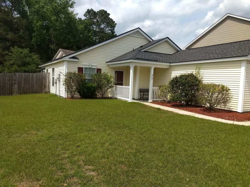213 Waterford Ln, Summerville, SC 29483