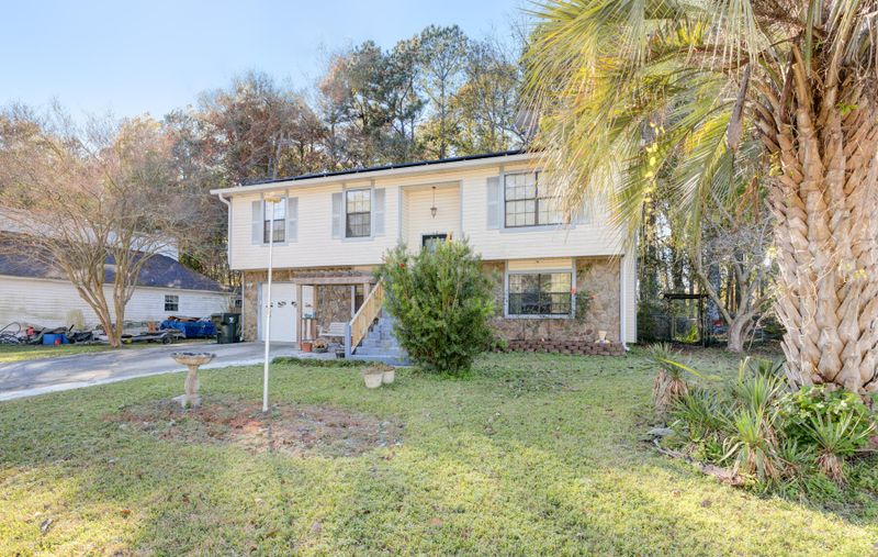 125 Iron Rd, Summerville, SC 29486