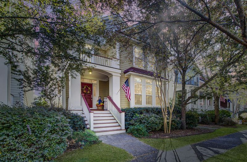 6055 Grand Council St, Daniel Island, SC 29492