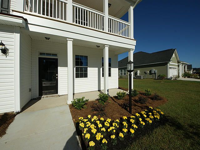 412 Eagleview Dr, Moncks Corner, SC 29461