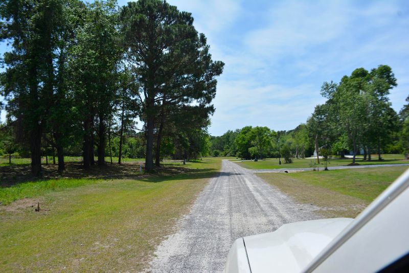 56 Seaside Ln, Edisto Island, SC 29438