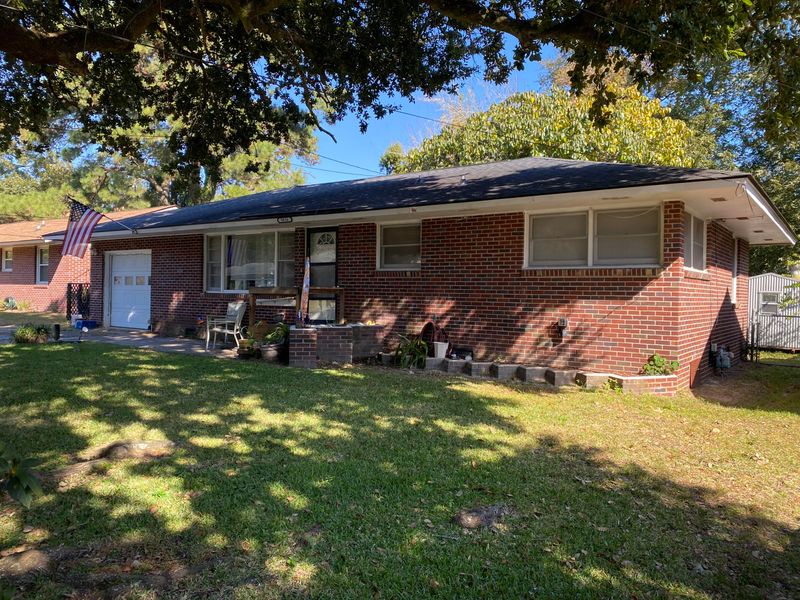 5816 Stewart St, Hanahan, SC 29410