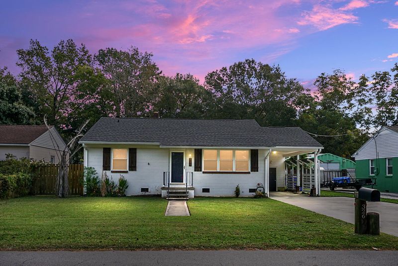 326 Stinson Dr, Charleston, SC 29407