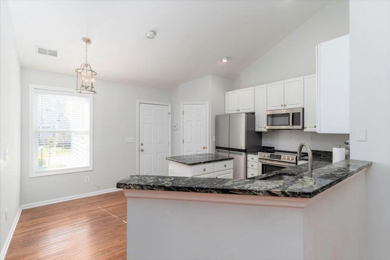 1445 Thayer Pl, Mount Pleasant, SC 29466