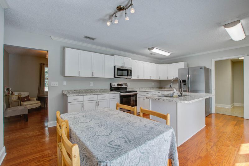 109 Sprucewood Dr, Summerville, SC 29485