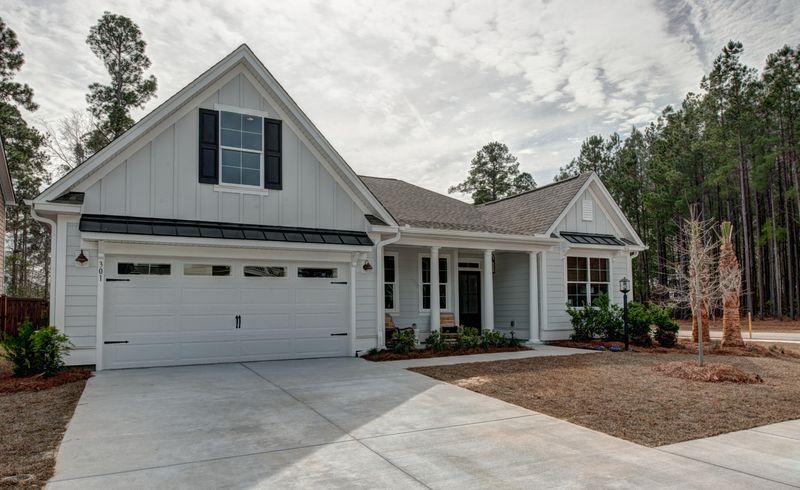301 Whispering Breeze Ln, Summerville, SC 29486