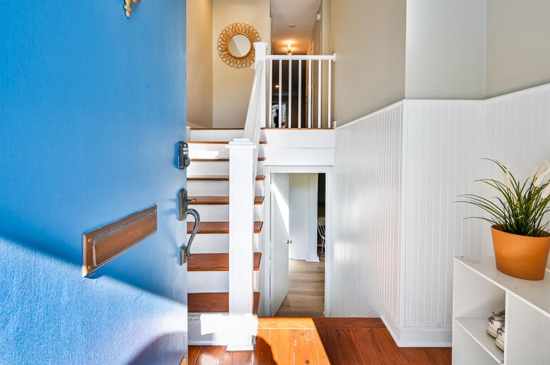 3 Aston Pl, Charleston, SC 29401
