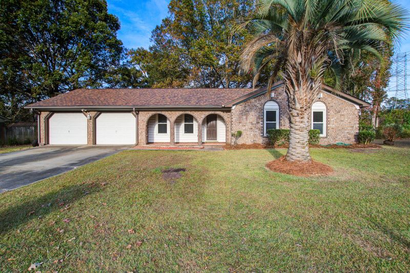 8142 Long Shadow Ln, North Charleston, SC 29406
