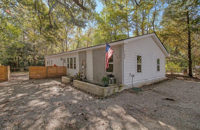 709 Felix St, Summerville, SC 29483
