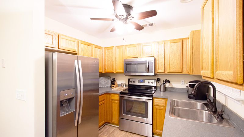 8142 Shadow Oak Dr, North Charleston, SC 29406