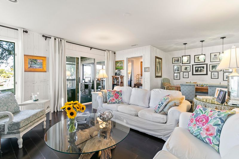 301 Yacht Harbor Ct, Isle Of Palms, SC 29451