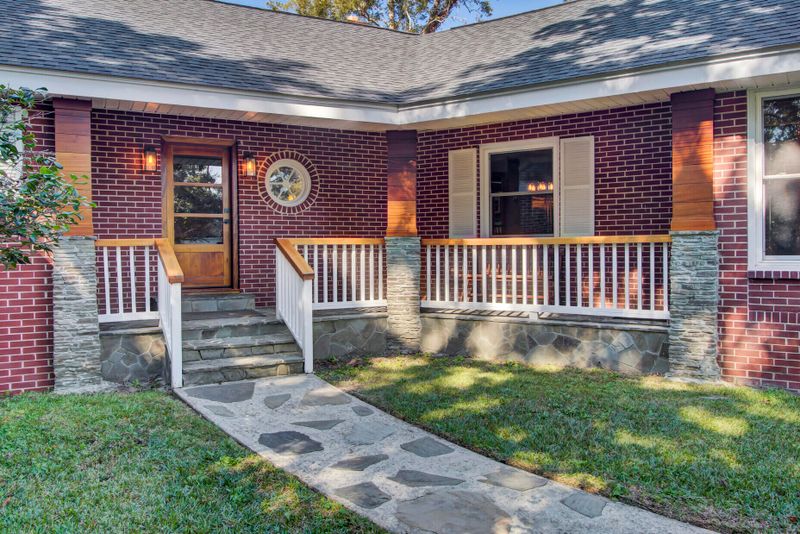 1170 Rifle Range Rd, Mount Pleasant, SC 29464