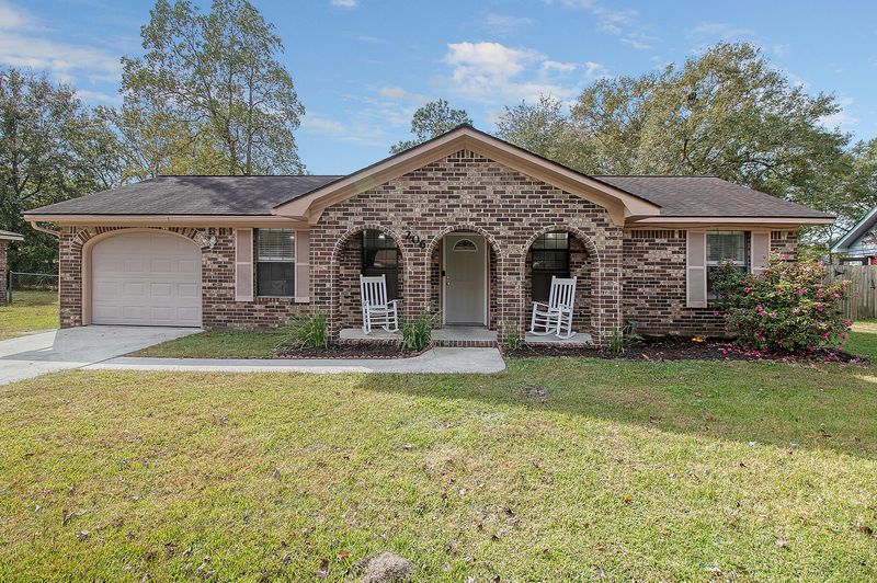206 Village Green Cir, Summerville, SC 29486