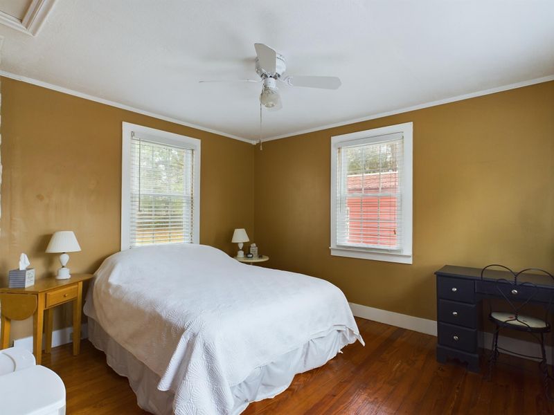 306 Pinewood Dr, Summerville, SC 29483