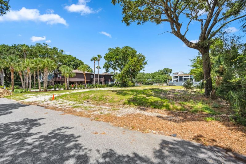4 Tabby Ln, Isle Of Palms, SC 29451