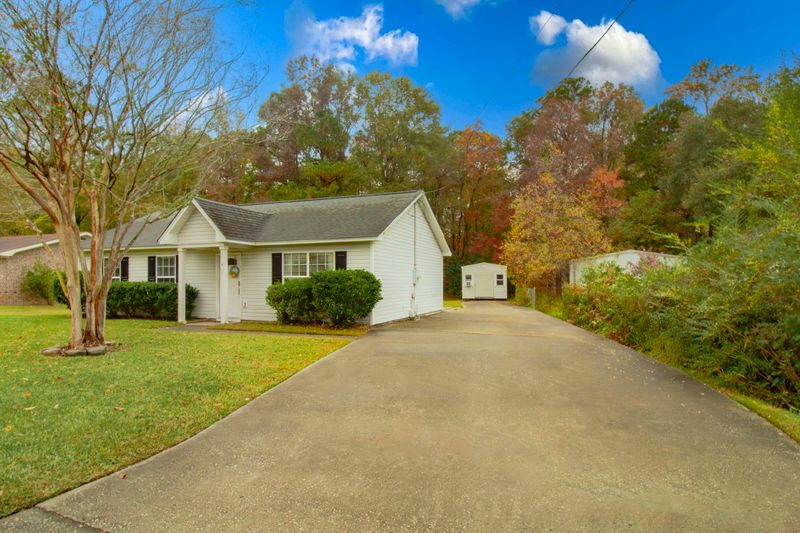405 Hastie Dr, Goose Creek, SC 29445