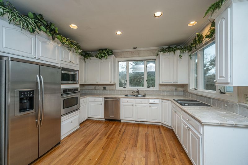 2060 Skyhawk Ct, Mount Pleasant, SC 29466