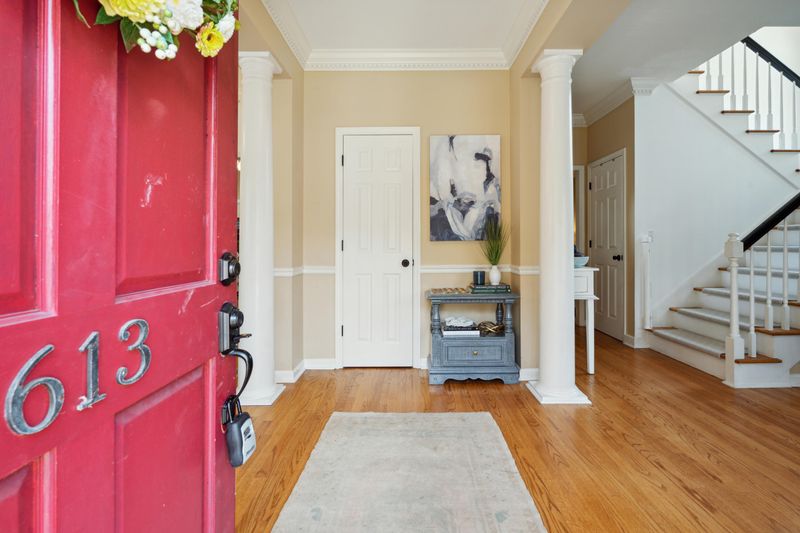 613 Leisure Ln, Mount Pleasant, SC 29464