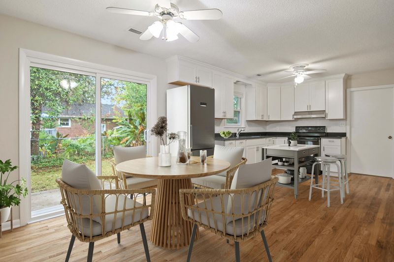 1327 Hampshire Rd, Charleston, SC 29412