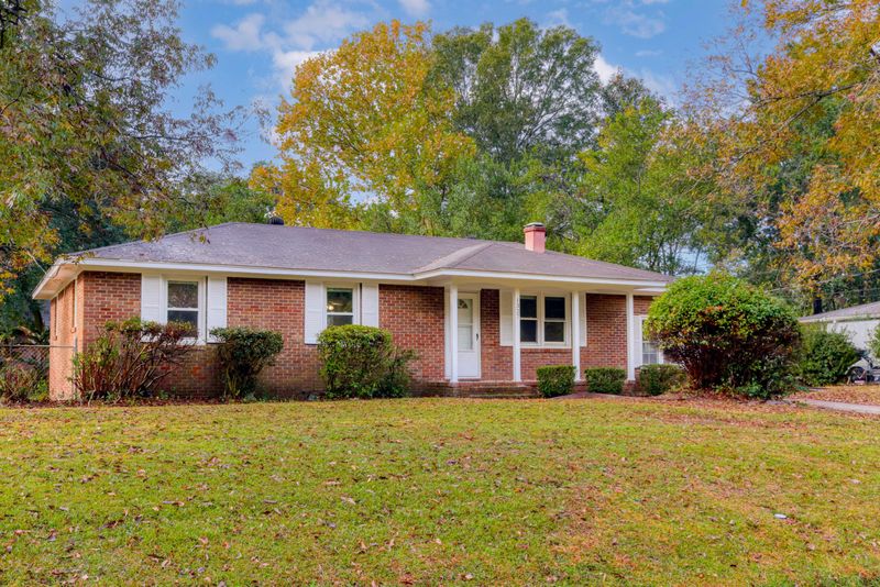 1327 Hampshire Rd, Charleston, SC 29412