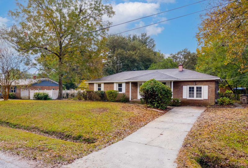1327 Hampshire Rd, Charleston, SC 29412