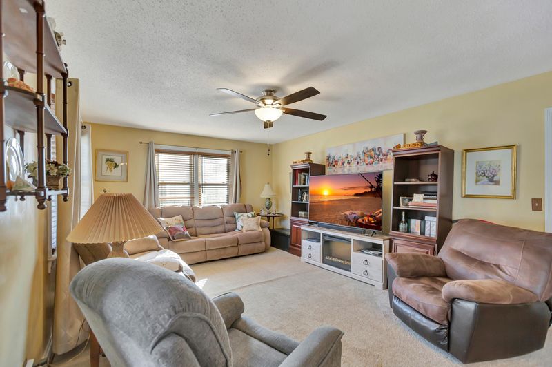 4881 Victoria Ave, North Charleston, SC 29406