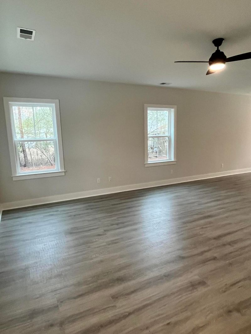 212 Swanson Dr, Summerville, SC 29483