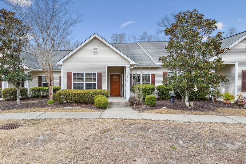 2458 Deer Ridge Ln, North Charleston, SC 29406