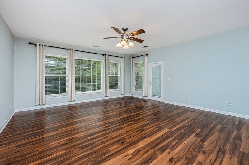 1676 Camfield Ln, Mount Pleasant, SC 29466