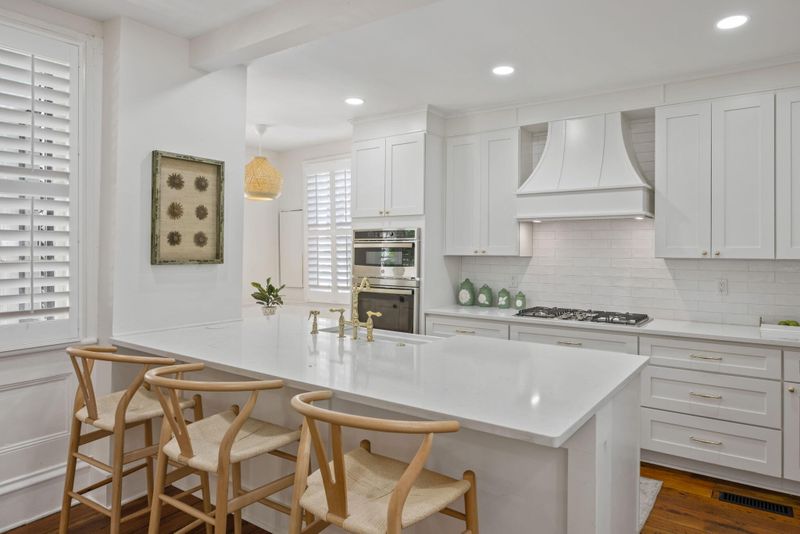178 Wentworth St, Charleston, SC 29401