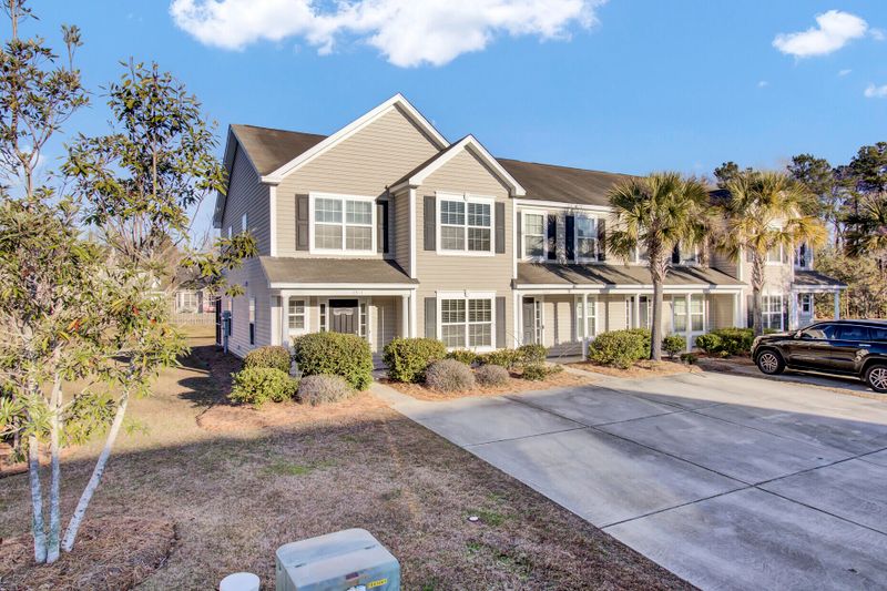 2513 Stadium Dr, North Charleston, SC 29406