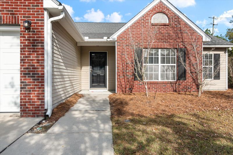 500 Holiday Dr, Summerville, SC 29483