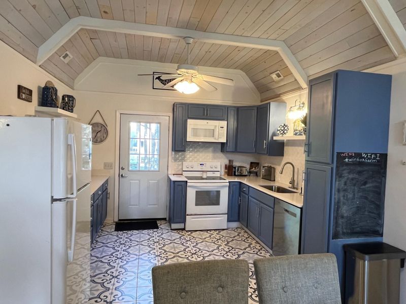 1021 Byrd St, Edisto Island, SC 29438