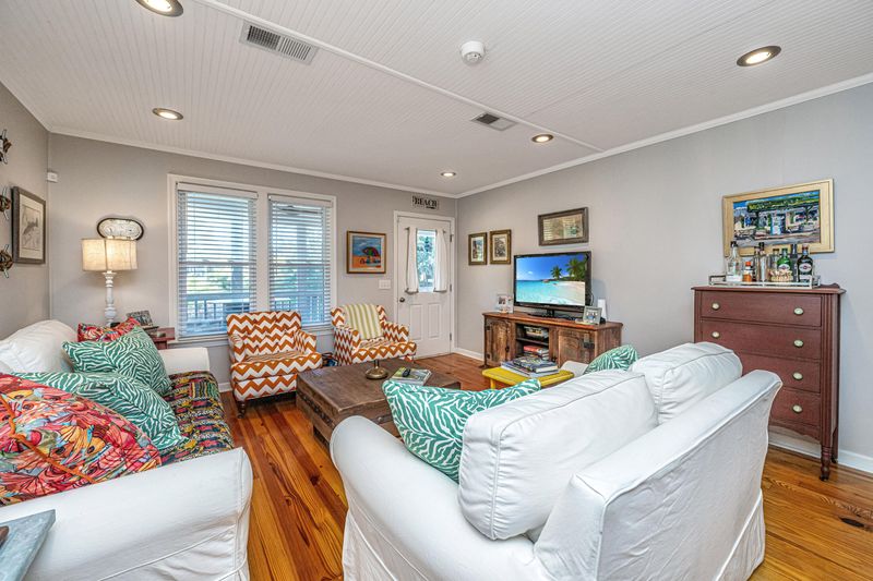 1012 Osceola St, Edisto Beach, SC 29438