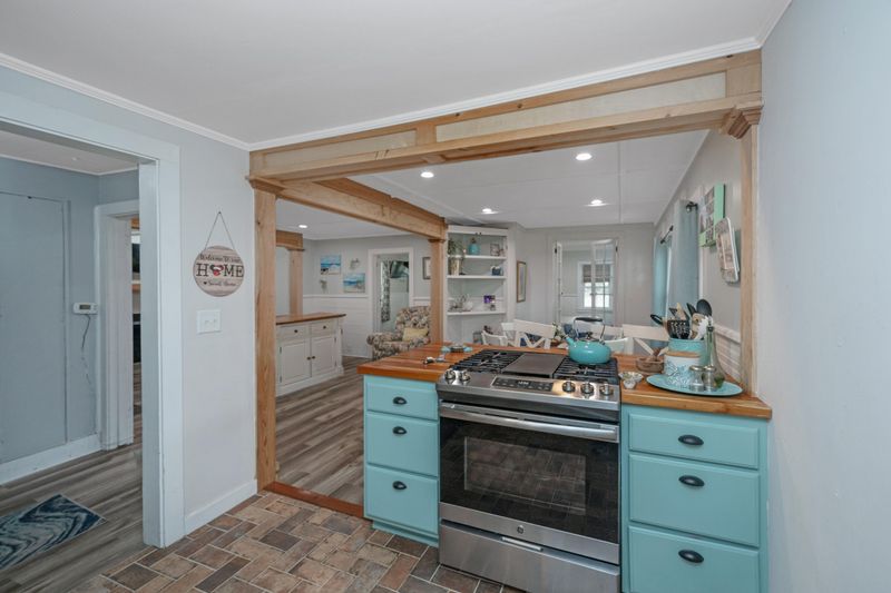 612 Riverland Dr, Charleston, SC 29412