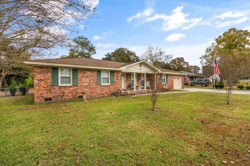 6004 Rembert Dr, Hanahan, SC 29410
