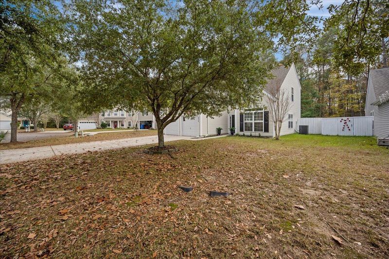 9056 Pickett Fence Ln, Summerville, SC 29485