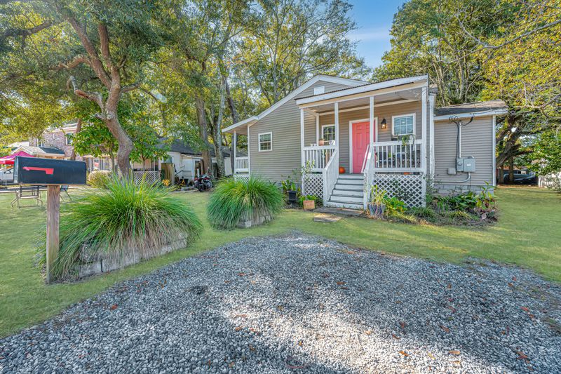 3885 Hottinger Ave, North Charleston, SC 29405