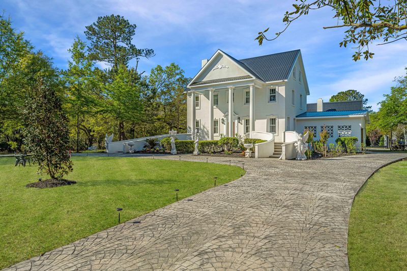 2287 Ashley River Rd, Charleston, SC 29414