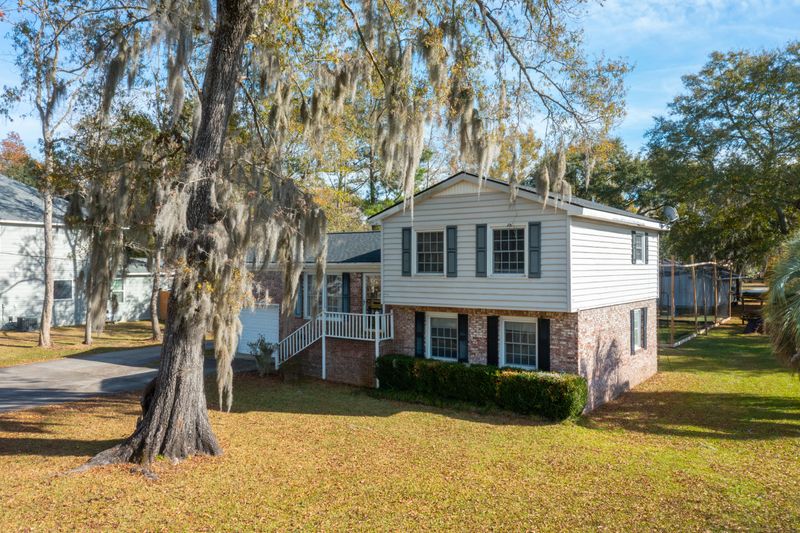 1704 Blue Heron Ave, Moncks Corner, SC 29461