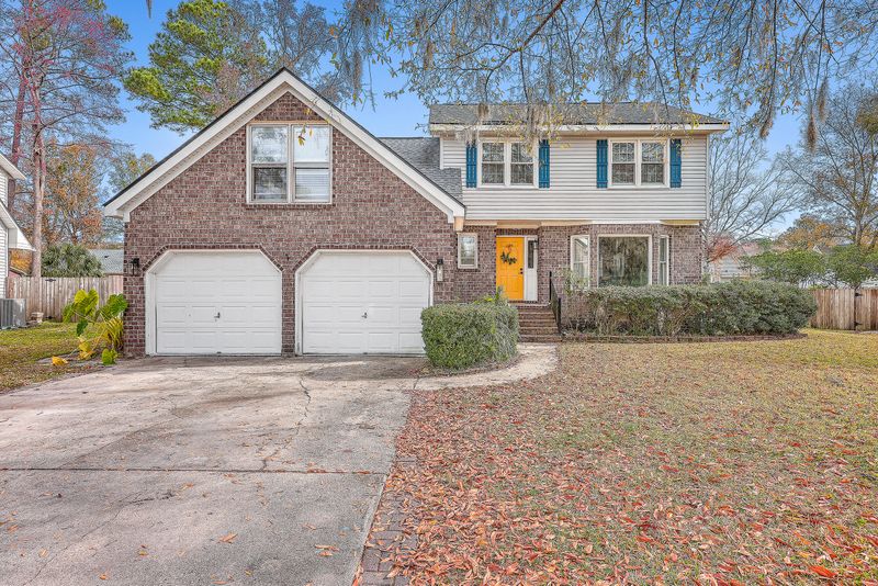 147 Palmetto Bluff Dr, North Charleston, SC 29418