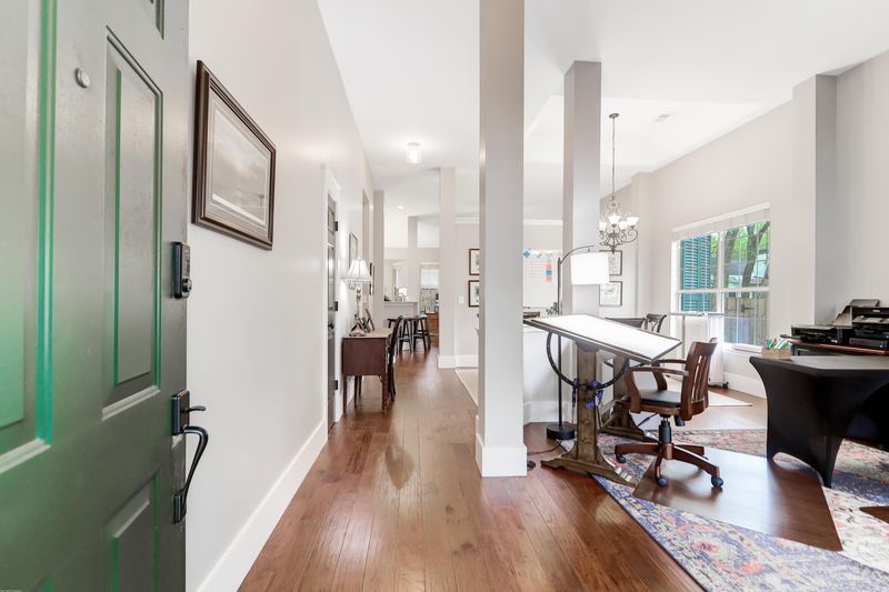 1949 Oak Tree Ln, Mount Pleasant, SC 29464