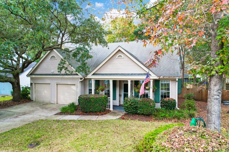 1949 Oak Tree Ln, Mount Pleasant, SC 29464