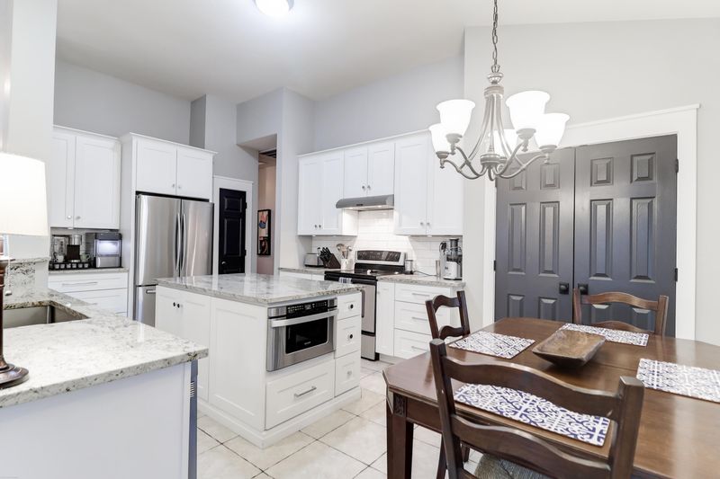 1949 Oak Tree Ln, Mount Pleasant, SC 29464