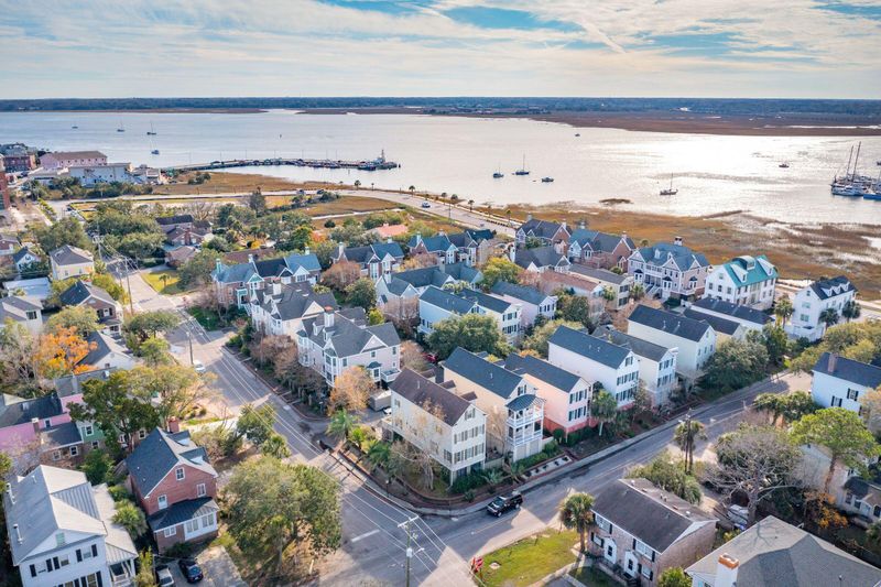 203 Wentworth St, Charleston, SC 29401